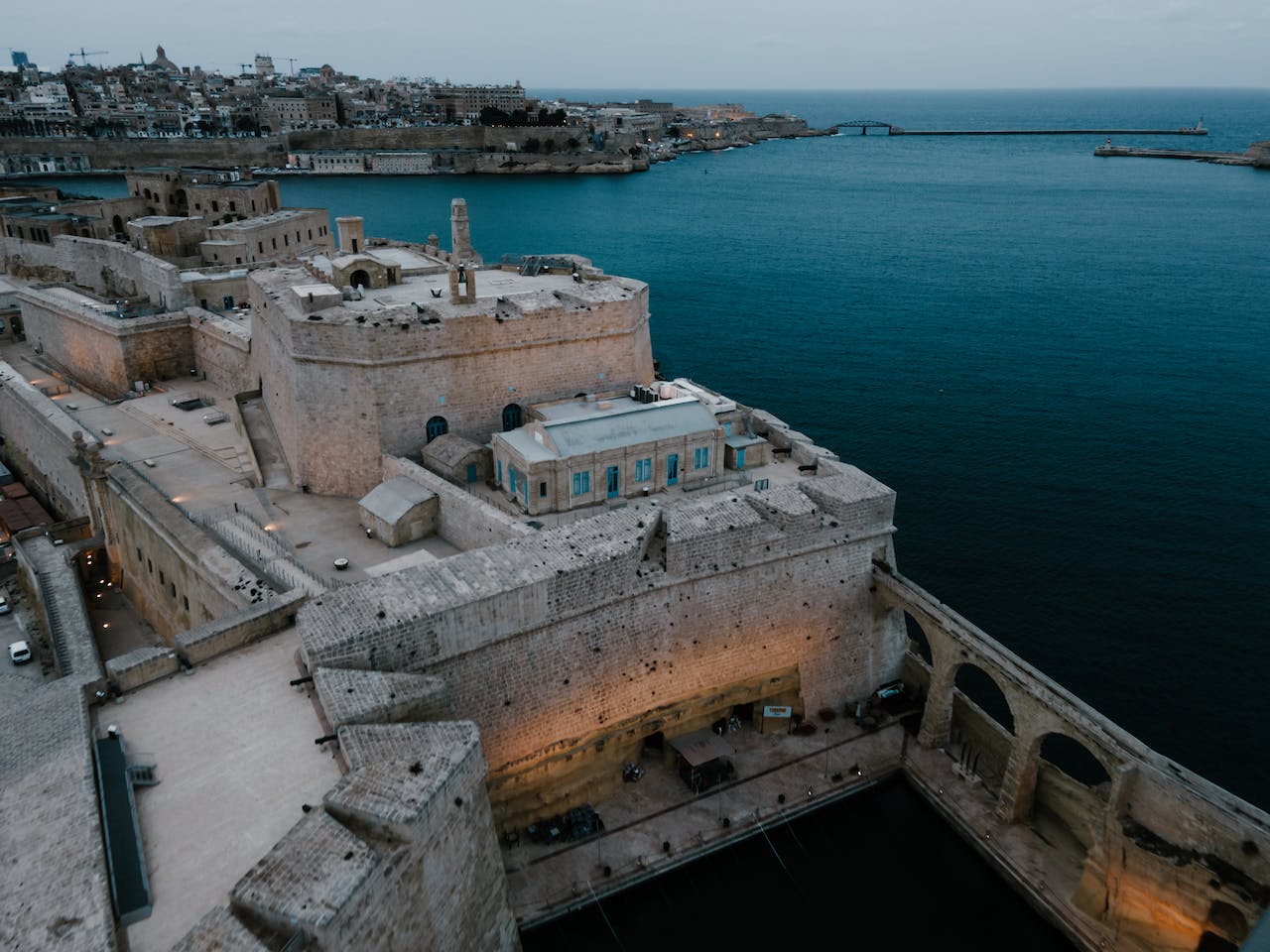 Employment contracts in Malta